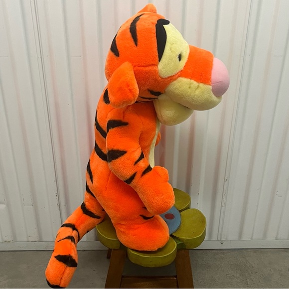 HUGE 22 inch Tigger Stuffed Animal Disney Plush Doll Toy Winnie the Pooh Tiger - Picture 2 of 5